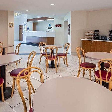 Charlevoix Inn & Suites Surestay Collection By Best Western エクステリア 写真