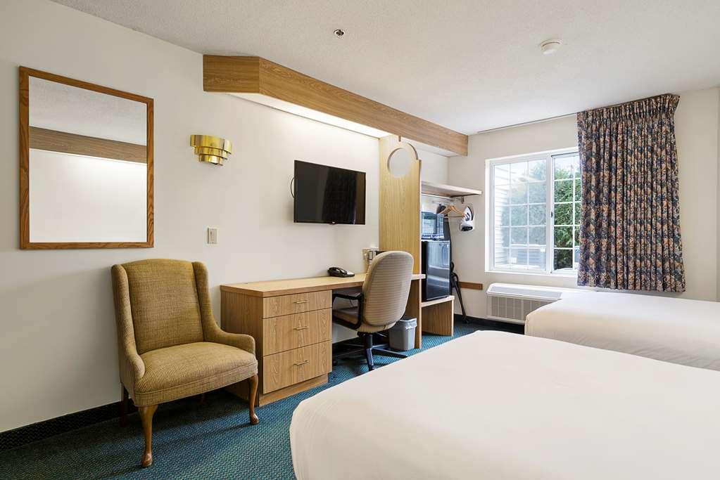 Charlevoix Inn & Suites Surestay Collection By Best Western 部屋 写真