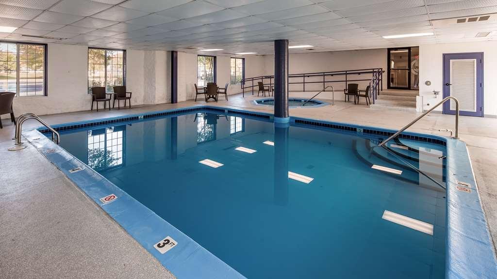 Charlevoix Inn & Suites Surestay Collection By Best Western 設備 写真