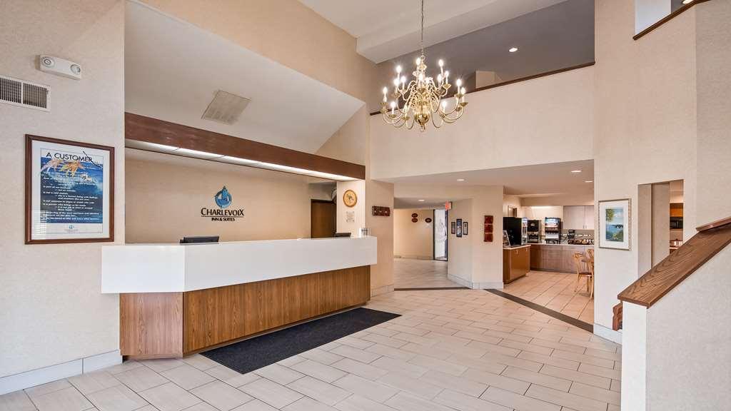Charlevoix Inn & Suites Surestay Collection By Best Western インテリア 写真