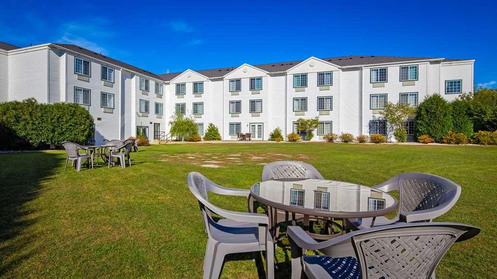 Charlevoix Inn & Suites Surestay Collection By Best Western 設備 写真