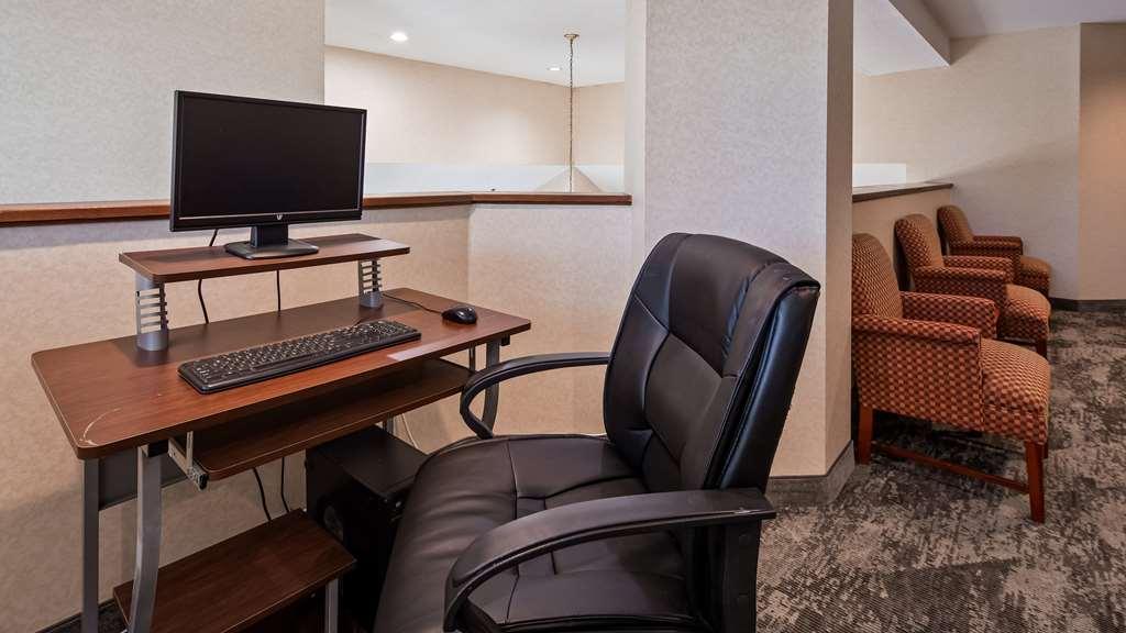 Charlevoix Inn & Suites Surestay Collection By Best Western 設備 写真