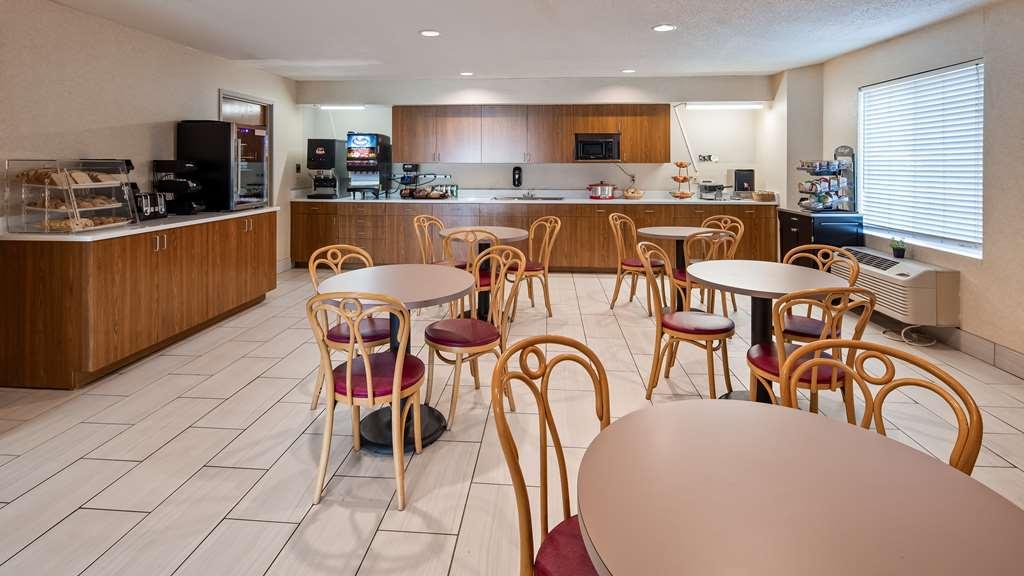 Charlevoix Inn & Suites Surestay Collection By Best Western エクステリア 写真