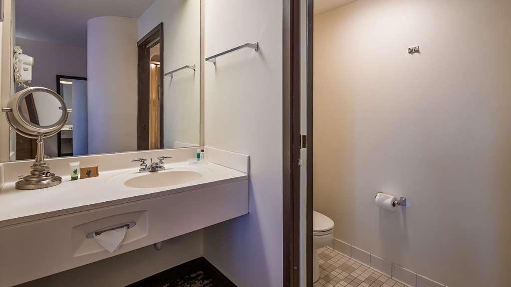 Charlevoix Inn & Suites Surestay Collection By Best Western エクステリア 写真